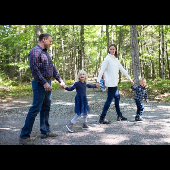 Meet your Posher, Jensen - Picture 2 of 2